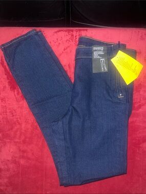 H&M Divided Super Skinny Jeans. Size  8.  New with tag.